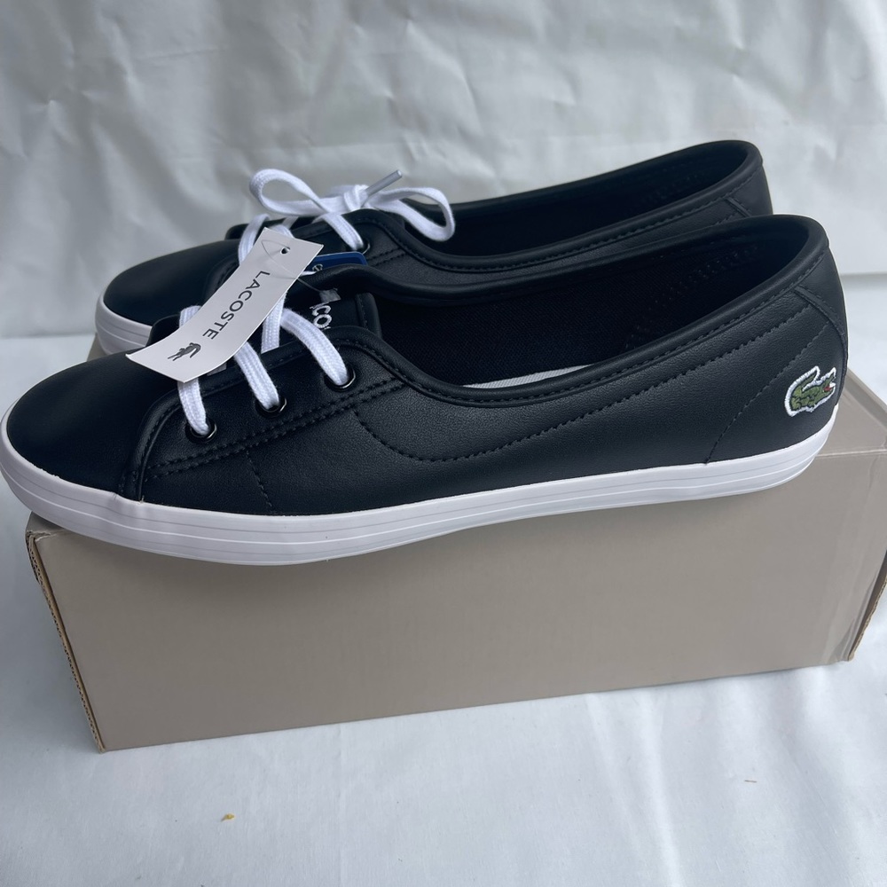 Lacoste Ziane ballet flat size US 9.5 black leather  ballets style,new in box